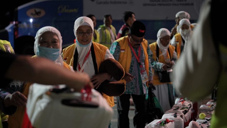 Kawal Penyaluran Pada Penerbangan Pertama Haji 2023 di Balikpapan, Pertamina Pastikan Kebutuhan Avtur Terpenuhi