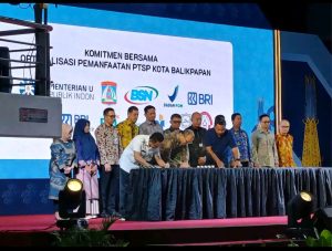 Suasana Penandatanganan Komitmen Bersama Optimalisasi Pemanfaatan PTSP Kota Balikpapan di Dome pada Rabu (17/ 06/ 2026). (Foto: Imay/ mediaonlineidc.com)